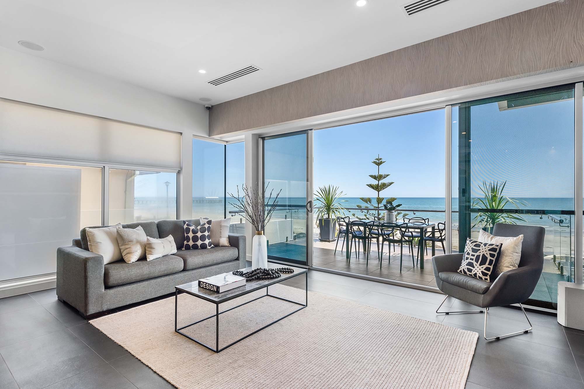 Esplanade - HENLEY BEACH ROAD